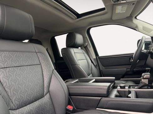 Used 2023 Toyota Tundra Limited AWD/4WD image 12