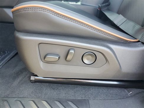 Used 2025 GMC Canyon AT4 w/ Nightfall Edition image 10