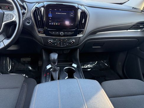 Used 2021 Chevrolet Traverse LT image 11