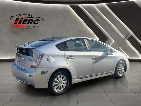 Used 2014 Toyota Prius Prime Plug-In Hybrid FWD image 5