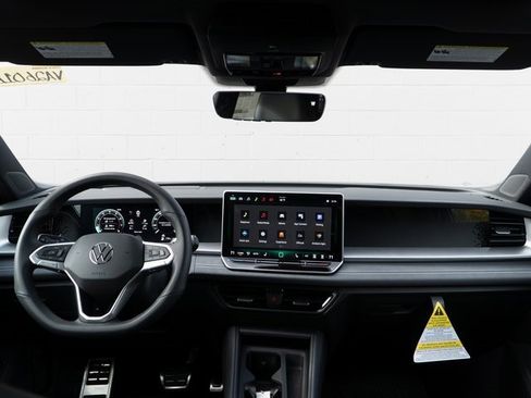 New 2026 Volkswagen Tiguan SE R-Line image 10