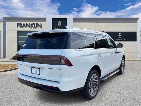 New 2026 Lincoln Navigator Premiere AWD/4WD image 7