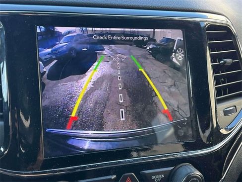 Used 2019 Jeep Grand Cherokee Limited image 34