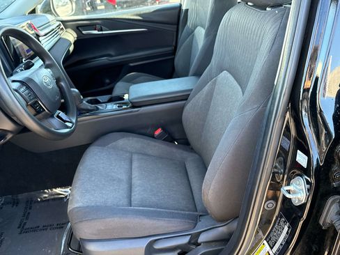 Used 2025 Toyota Camry LE FWD image 11