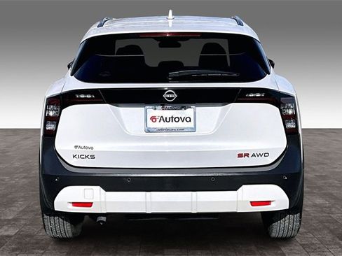 Used 2025 Nissan Kicks SR w/ SR Premium Package image 5