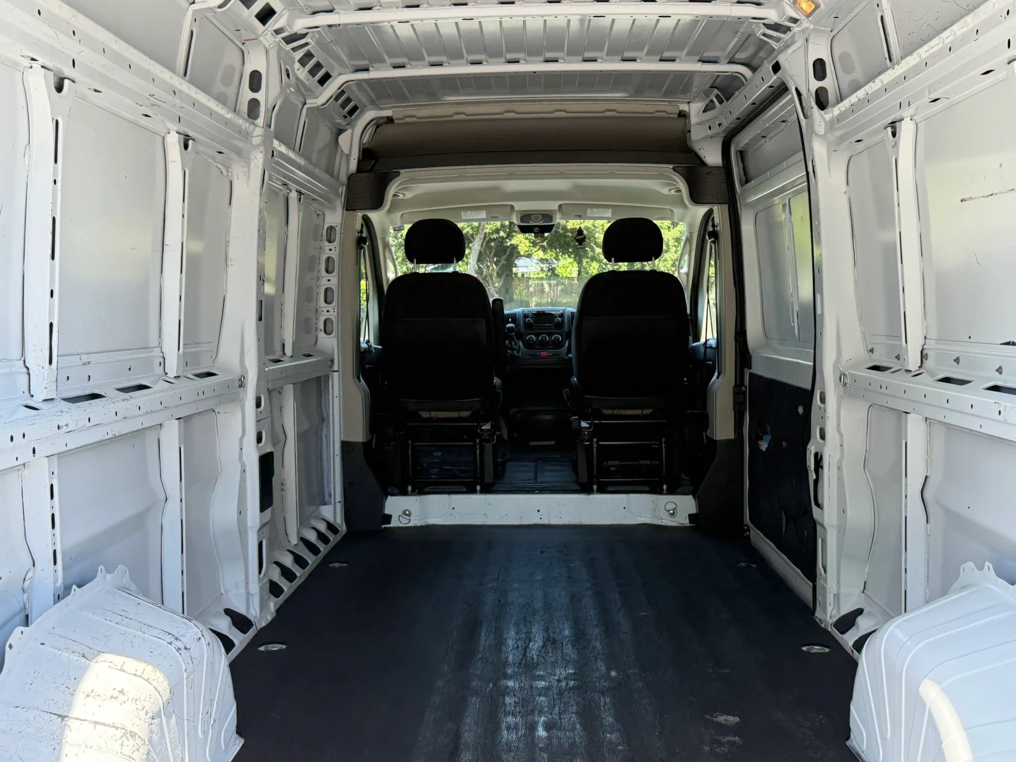 Used 2021 RAM ProMaster 2500 FWD image 3
