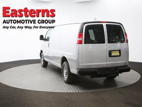 Used 2018 Chevrolet Express 2500 w/ Enhanced Convenience Package image 60