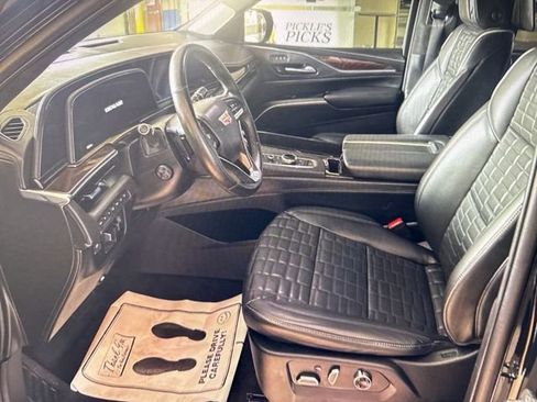 Used 2023 Cadillac Escalade ESV Sport Platinum image 7