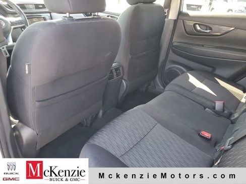 Used 2018 Nissan Rogue SV FWD image 22