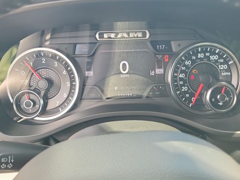Used 2019 RAM 1500 Laramie AWD/4WD image 31