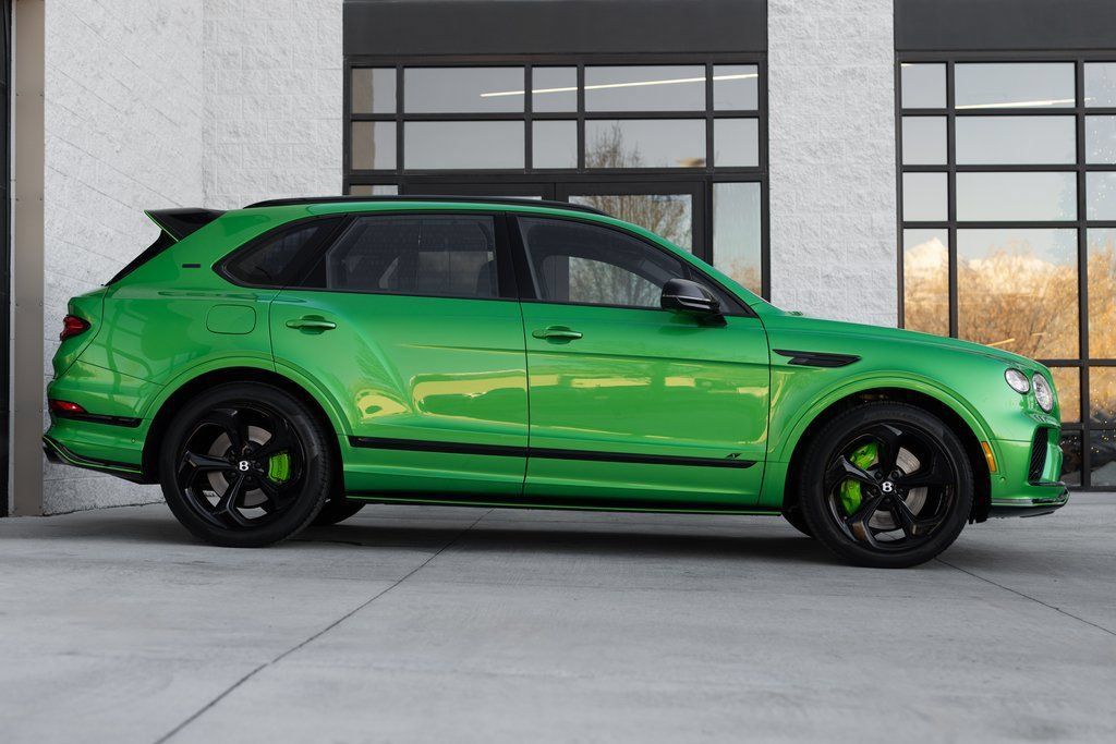 Used 2025 Bentley Bentayga AWD/4WD image 5