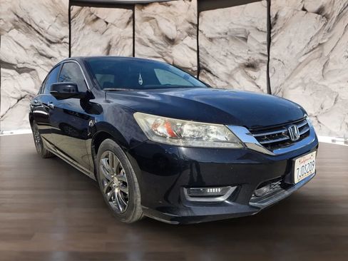 Used 2015 Honda Accord Touring image 3