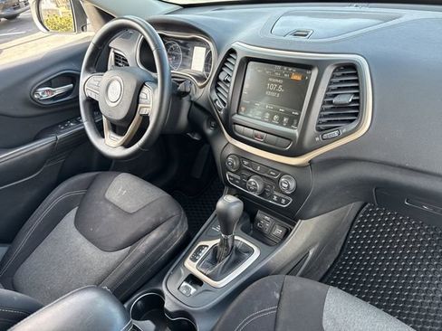 Used 2014 Jeep Cherokee Latitude w/ Comfort/Convenience Group image 26