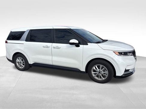 Certified 2024 Kia Carnival LX image 10