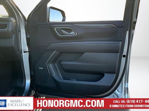 Used 2023 GMC Yukon XL AT4 w/ Technology Package AWD/4WD image 28
