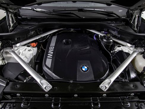 Used 2025 BMW X5 sDrive40i w/ M Sport Package RWD image 47