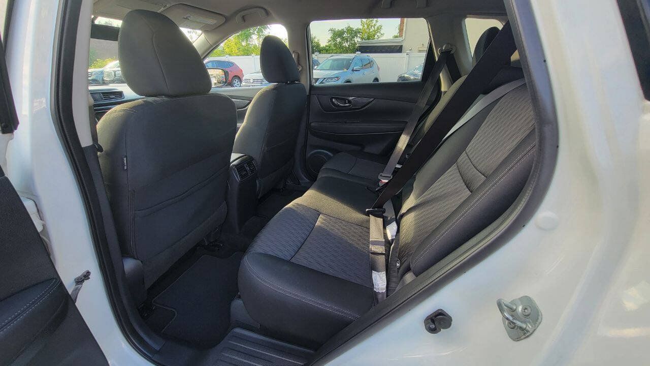 Used 2018 Nissan Rogue SV w/ Premium Package AWD/4WD image 24
