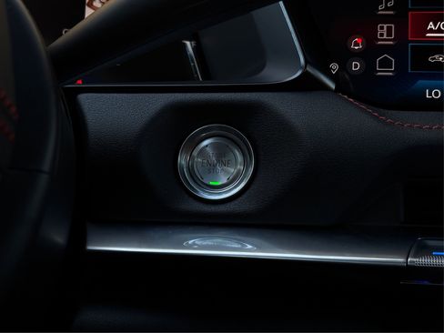 Used 2026 Chevrolet Corvette Stingray Coupe w/ Chrome Exterior Badge Package image 24