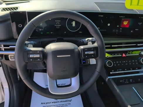 Used 2025 Hyundai Santa Fe Limited image 28