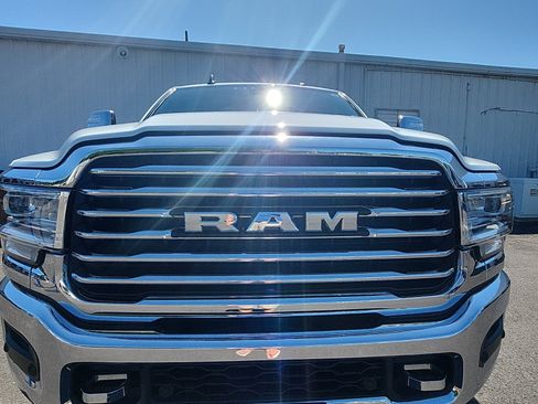 Used 2024 RAM 3500 Limited AWD/4WD image 14
