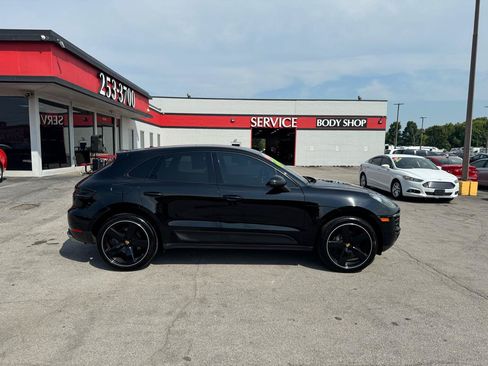Used 2018 Porsche Macan AWD/4WD image 2