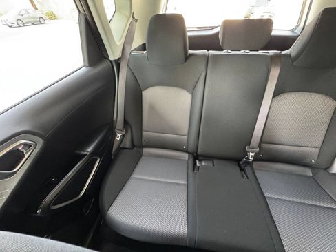 Used 2025 Kia Soul LX w/ LX Technology Package FWD image 37