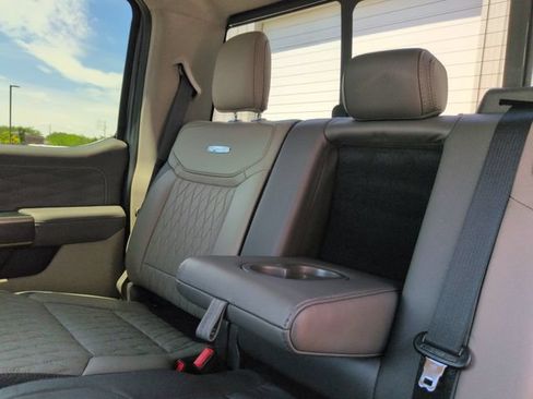 Certified 2025 Ford F350 Platinum w/ Platinum Plus Package AWD/4WD image 26