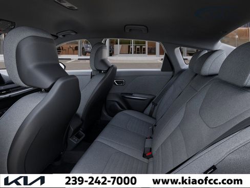 New 2025 Kia K4 EX image 18