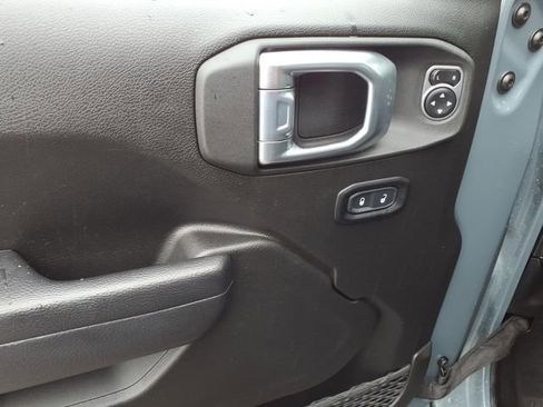 Used 2024 Jeep Wrangler Sport S image 9