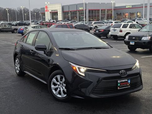 New 2026 Toyota Corolla LE image 2