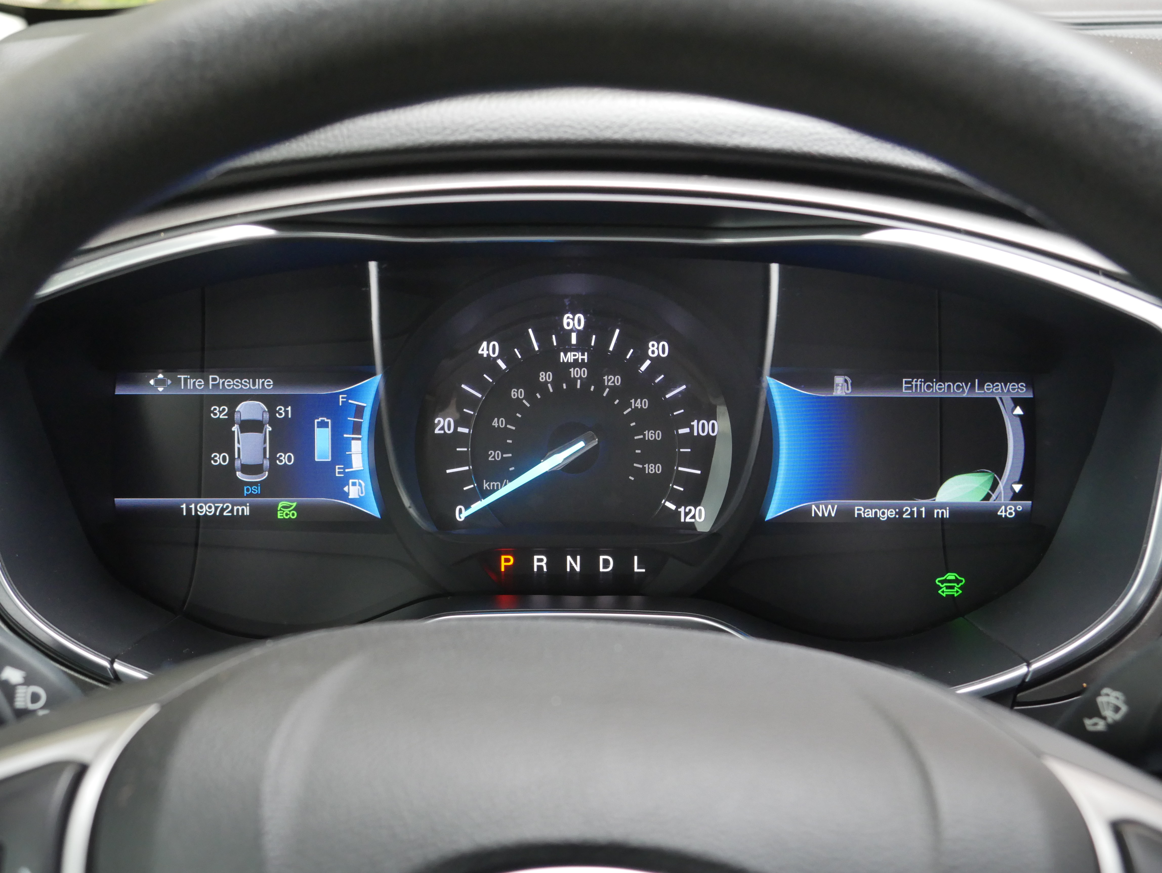 Used 2017 Ford Fusion SE FWD image 8