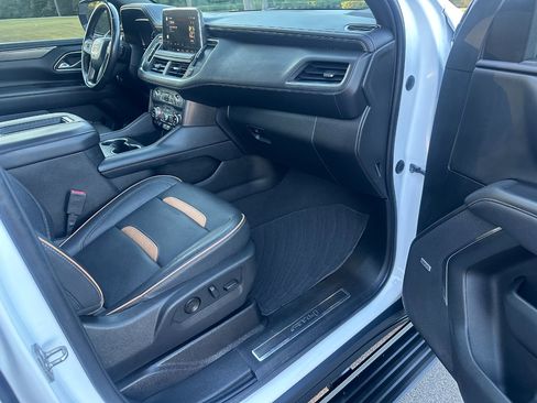 Used 2022 GMC Yukon XL AT4 image 34