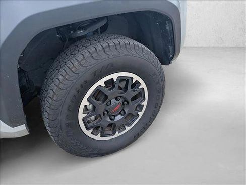 Used 2024 Toyota Tacoma TRD Off-Road image 21
