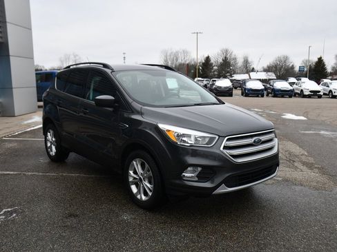 Used 2018 Ford Escape SE image 9