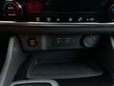 Used 2025 Nissan Rogue SV FWD image 25