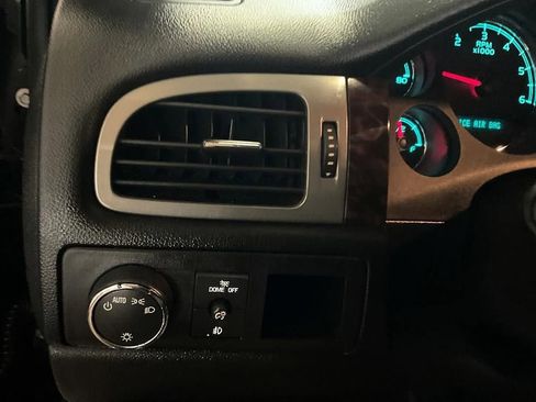 Used 2012 GMC Yukon Denali AWD/4WD image 24