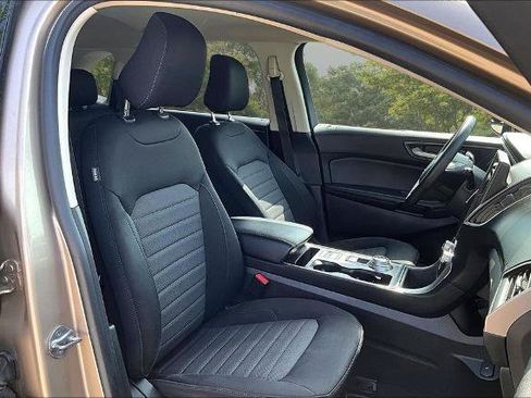Certified 2021 Ford Edge SE FWD image 7