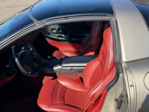 Used 1998 Chevrolet Corvette Coupe w/ Roof Pkg image 10