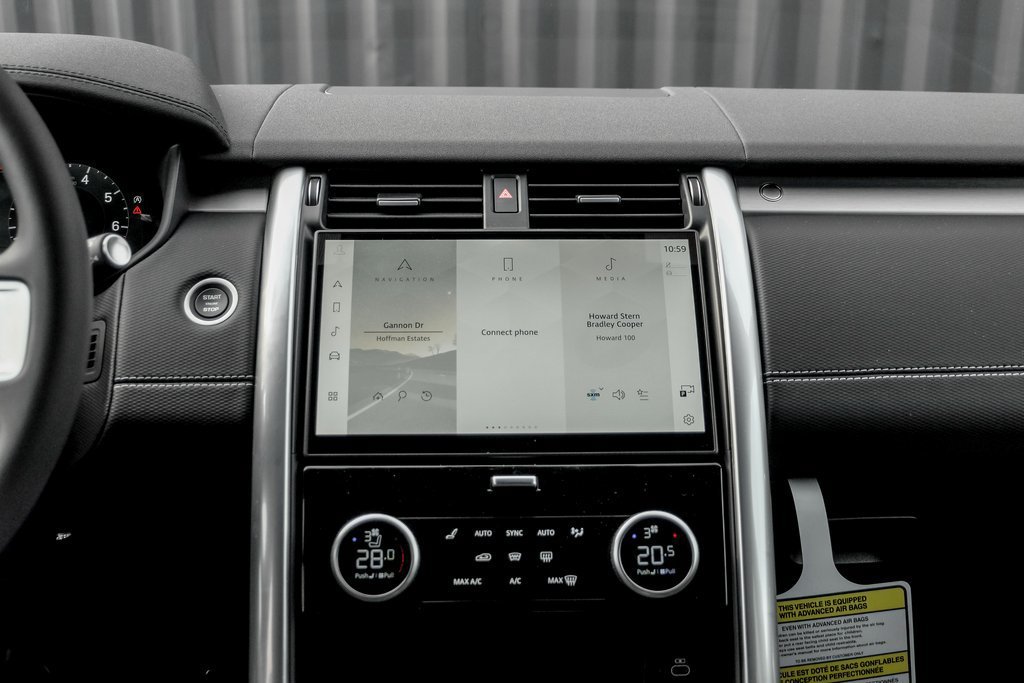 Used 2025 Land Rover Discovery Dynamic SE AWD/4WD image 18