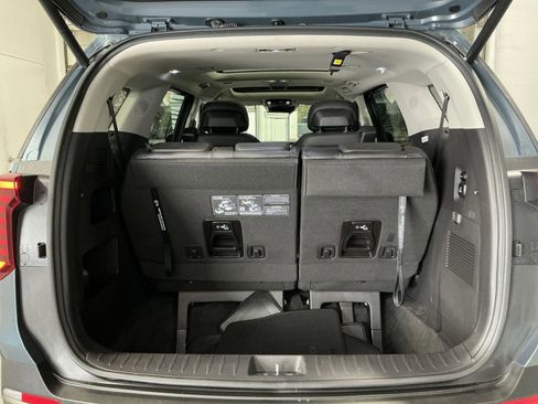 Used 2025 Kia Carnival SX Prestige FWD image 27