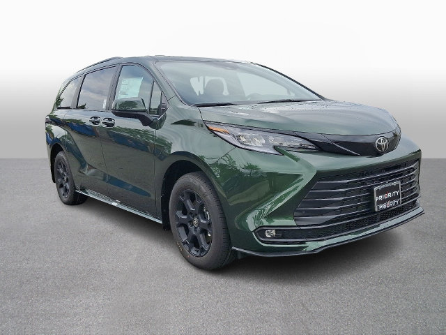 New 2026 Toyota Sienna XLE Woodland Edition AWD/4WD image 3