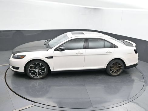 Used 2017 Ford Taurus SHO AWD/4WD image 39