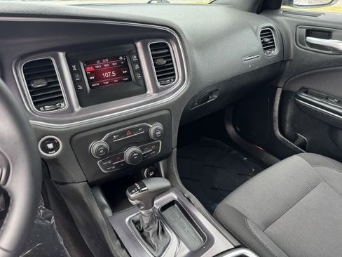 Used 2015 Dodge Charger SE w/ Sport Appearance Group RWD image 20