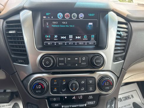 Used 2020 Chevrolet Suburban LT image 28