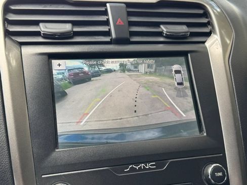 Used 2019 Ford Fusion SE FWD image 37