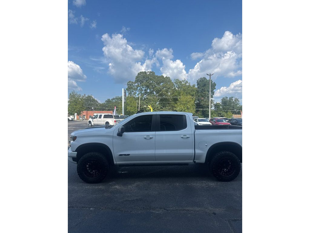 Used 2025 Chevrolet Silverado 1500 ZR2 w/ Technology Package AWD/4WD image 4