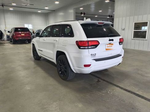 Used 2019 Jeep Grand Cherokee Altitude AWD/4WD image 6