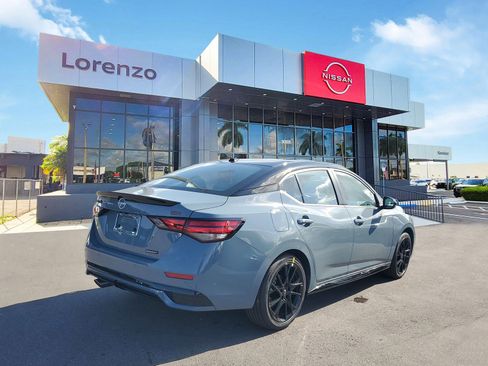 New 2025 Nissan Sentra SR w/ Midnight Edition image 4