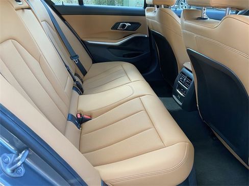 Used 2025 BMW 330i xDrive Sedan w/ M Sport Package image 33