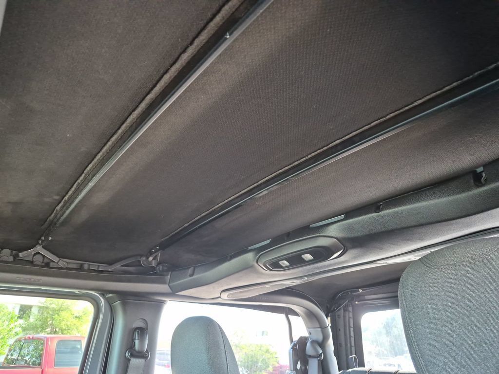 Used 2024 Jeep Wrangler Sport AWD/4WD image 36